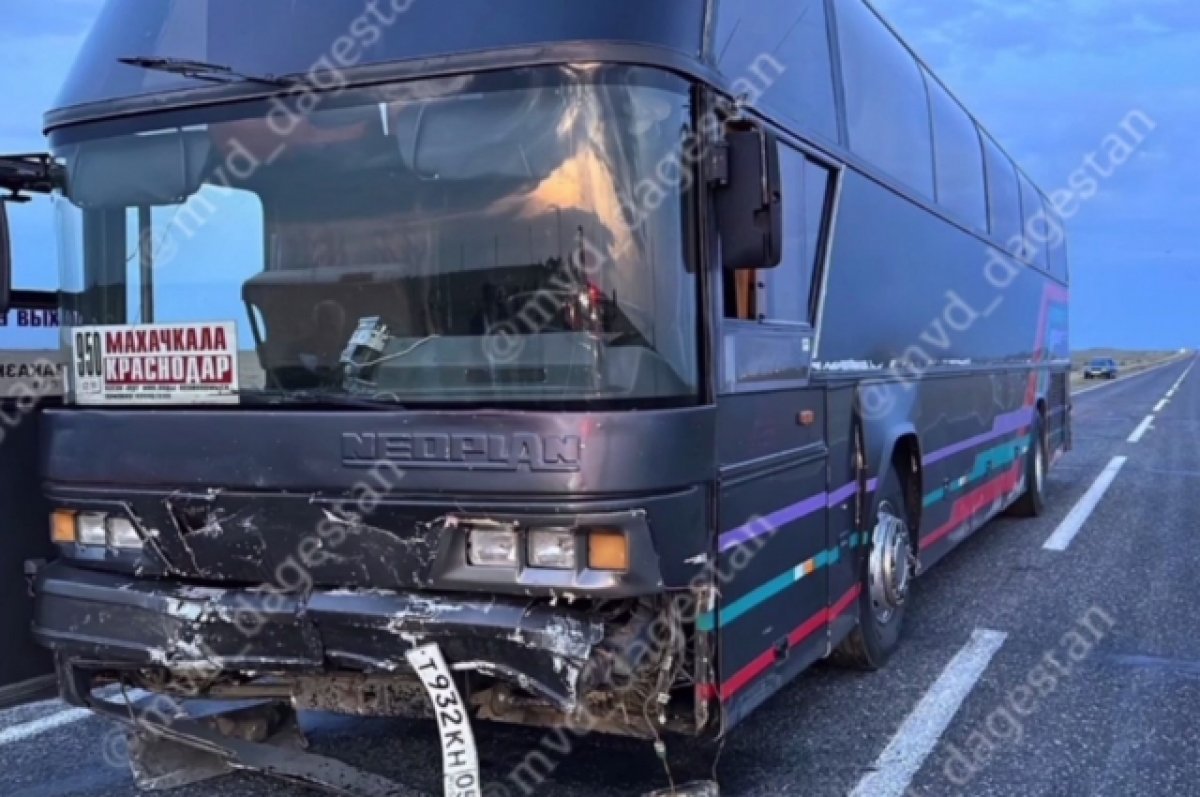 В Дагестане в ДТП с автобусом погиб водитель Приоры