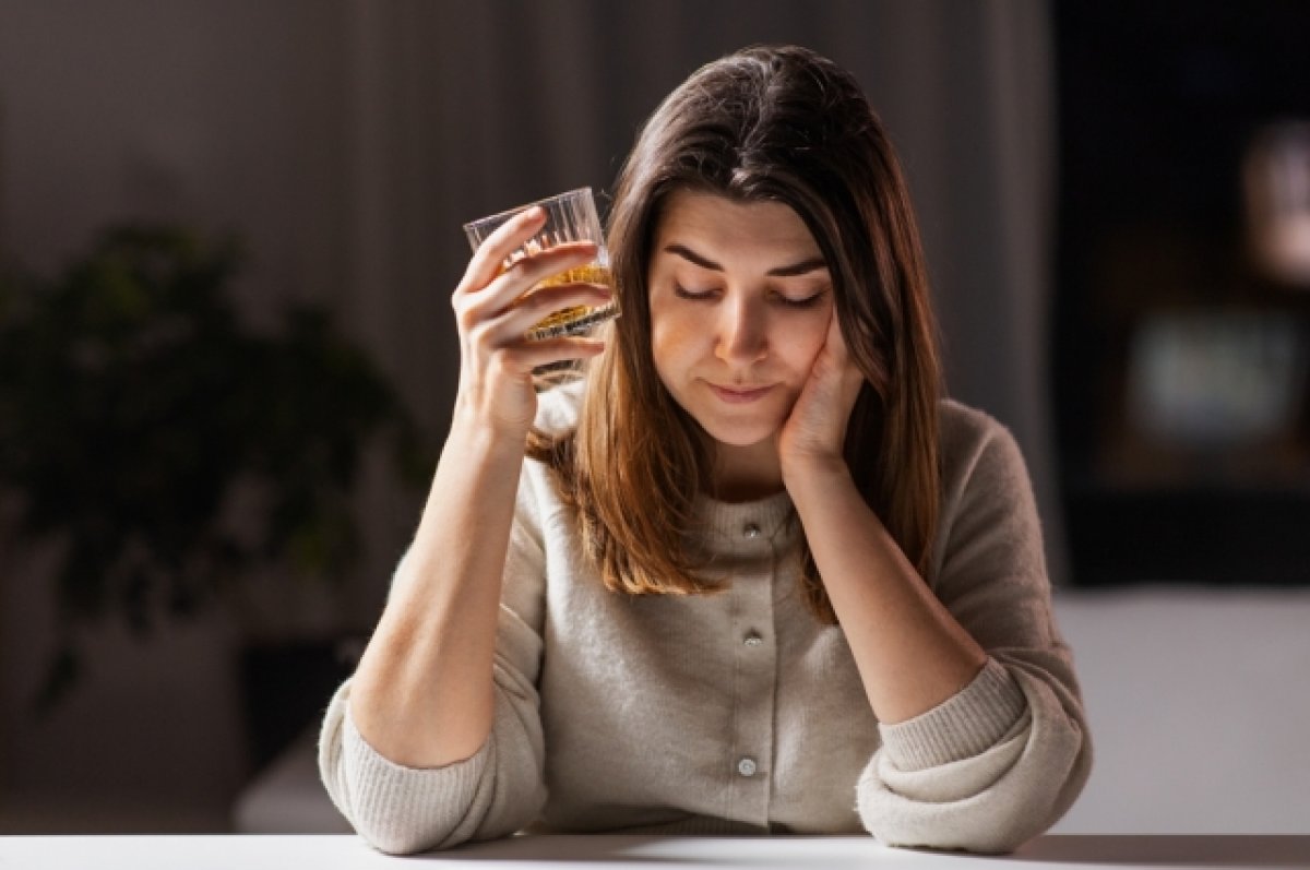 Женская доза. Почему женщины начинают пить?