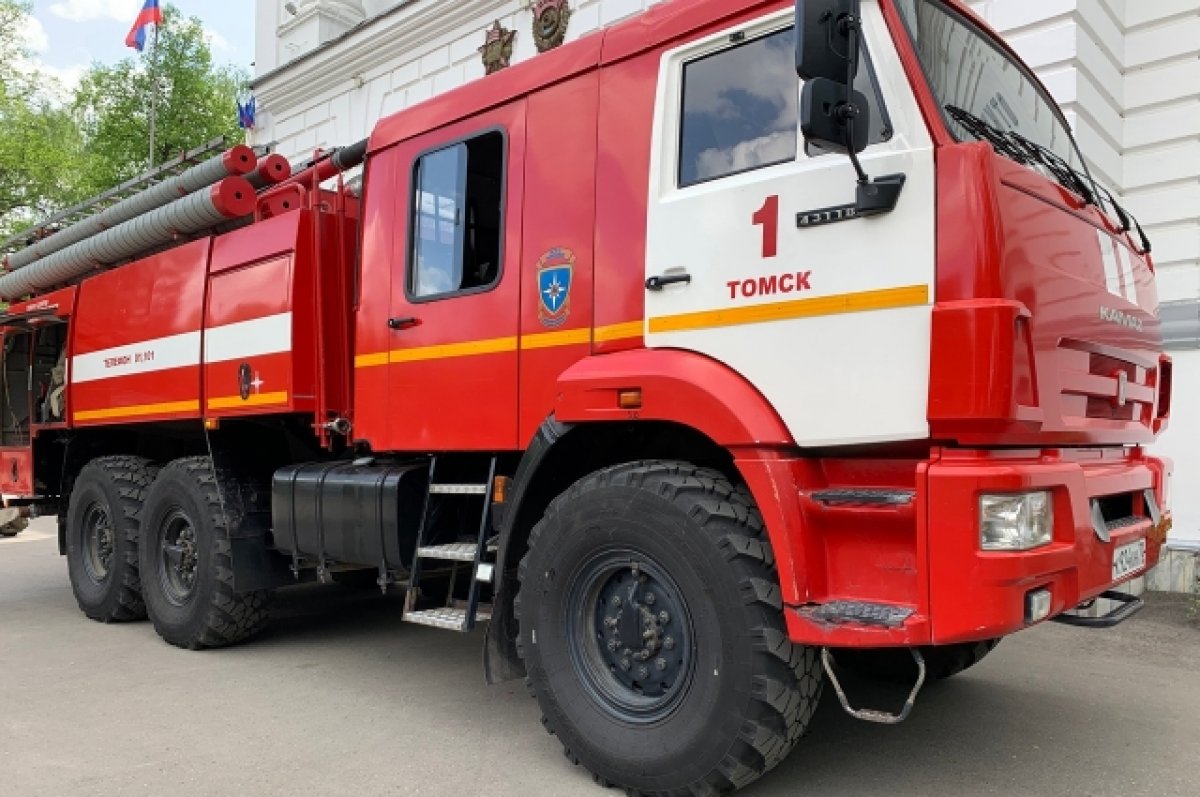 На острове в заброшенной деревне под Томском сгорели 34 постройки | АиФ  Томск