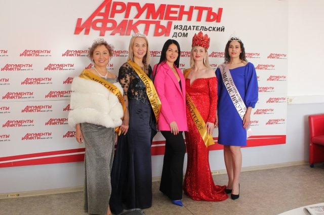 Ольга Кузьменцова, Светлана Куйдина, Екатерина Чопей, Олеся Терпугова и Анна Логинова.