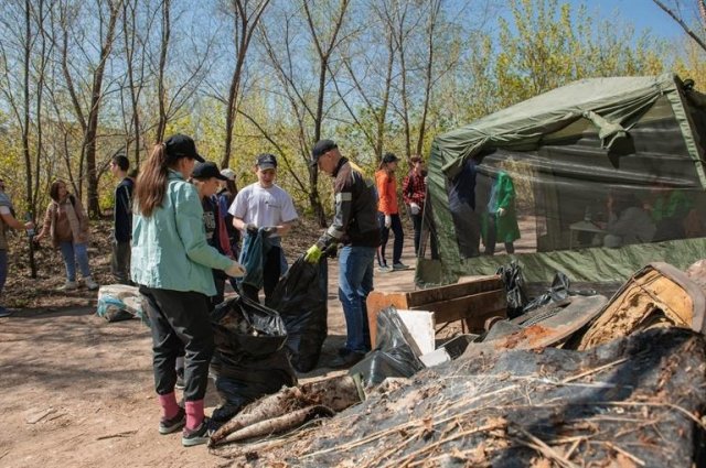 В Центральном районе Красноярска неравнодушные горожане собрали 100 кубометров мусора.