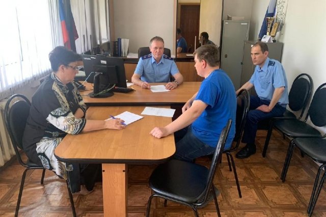 23 в прокуратуре Большеигнатовского района Владимир Ерофеев также провел прием граждан.