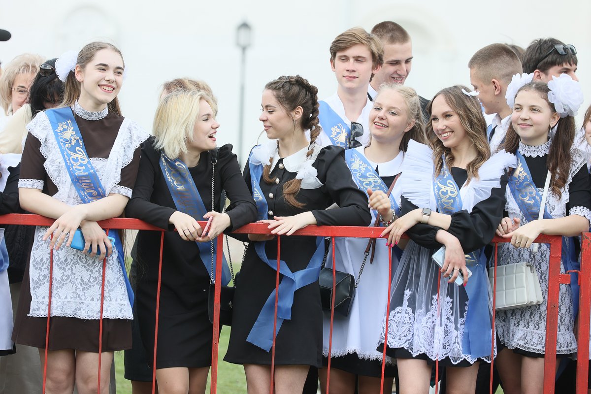 Последний звонок прозвенел почти для 2 млн российских школьников