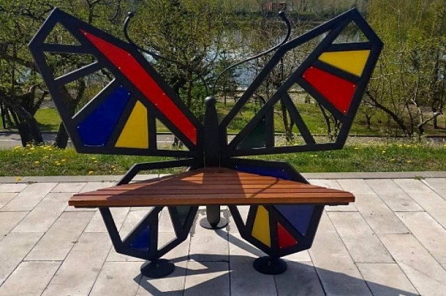 Новый арт-объект недавно установили на набережной в районе ул. Дубровинского, 104.
