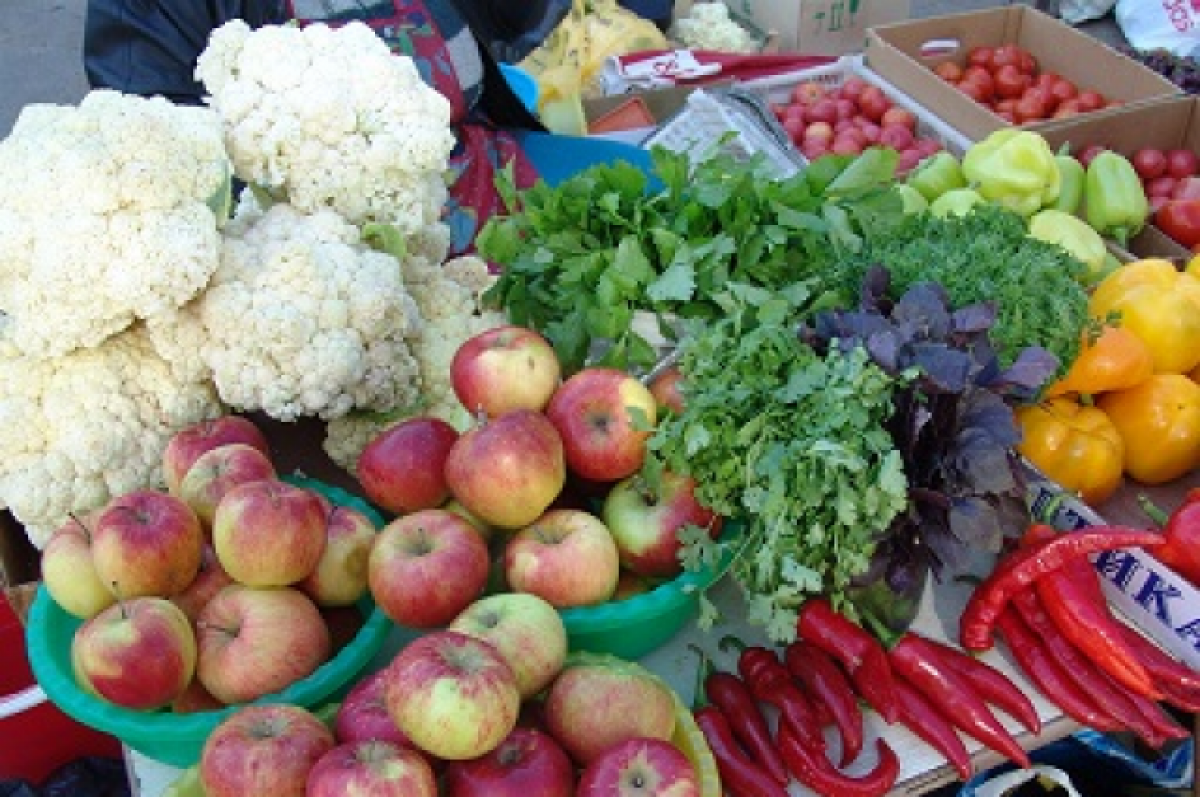 Барнаульцы жалуются на точку торговли фруктами и овощами