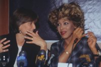 Американская певица, автор песен, актриса и танцовщица Тина Тернер выступила с сольным концертом в Государственном Кремлевском дворце, 5-6-ноября 1996 года. На пресс-конференции.