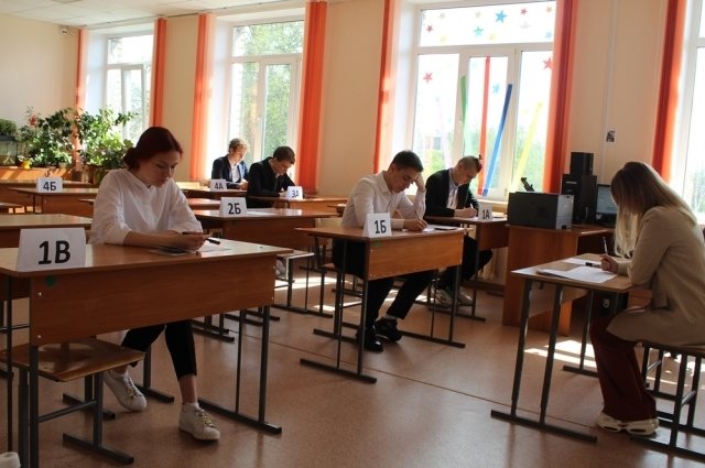 26 мая оренбургские школьники сдавали ЕГЭ по трем предметам.