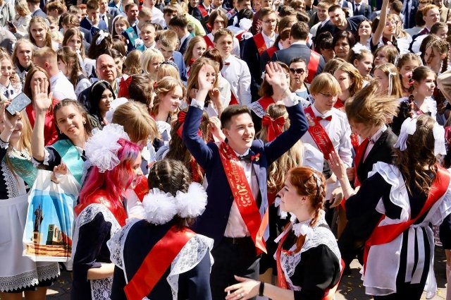 25 мая в регионе у 9 тысяч кузбасских выпускников завершились школьные уроки