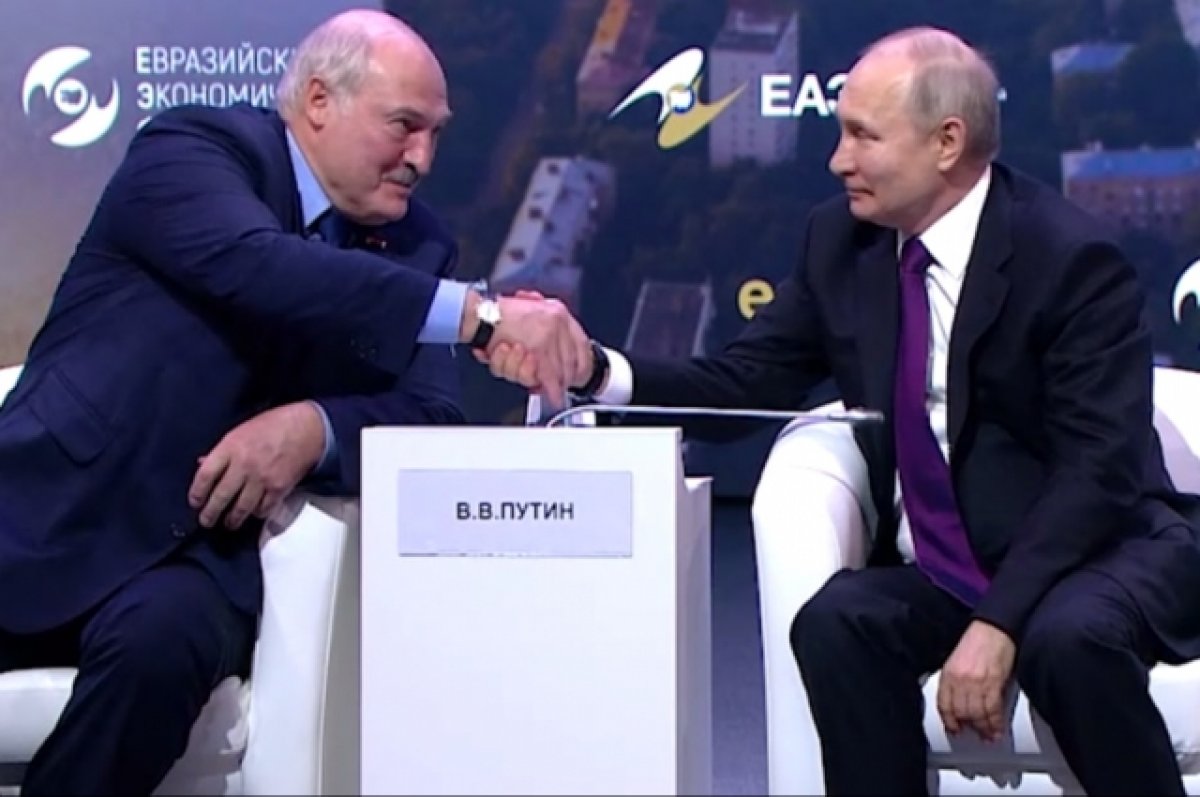Лукашенко посоветовал вступать в союз с РФ, чтобы иметь ядерное оружие