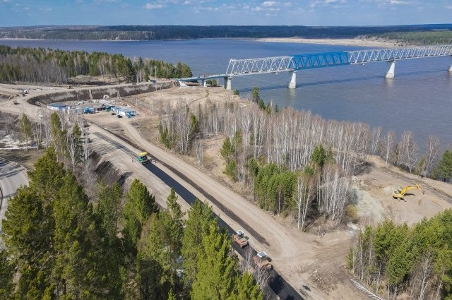 Работы над сооружением Высокогорского моста идут с опережением графика.