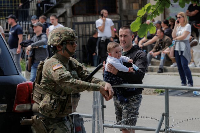 Косовские сербы протестуют против солдат США КФОР, Лепосавич, Косово, 29 мая 2023