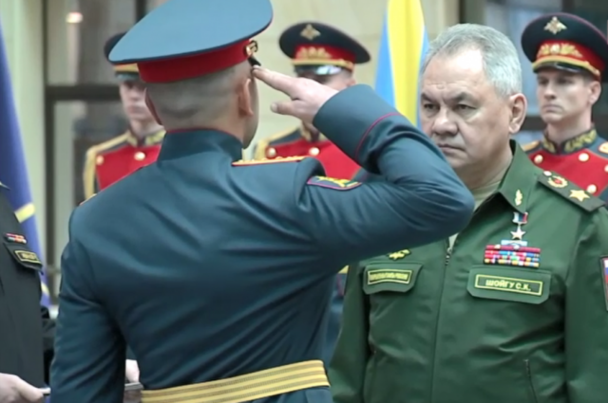 Шойгу вручил медали российским военным, отличившимся в ходе СВО