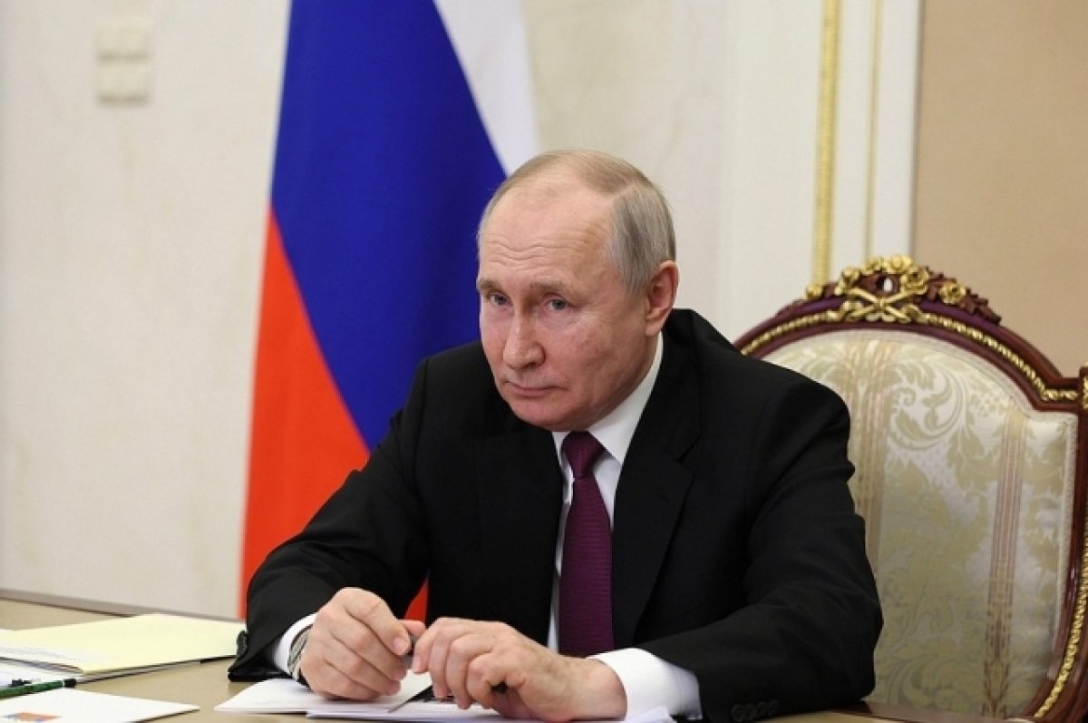 Путин назвал ошибочной концепцию «пожить для себя»