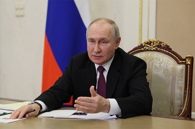 1 июня 2023. Президент РФ Владимир Путин проводит в режиме видеоконференции встречу с семьями, награжденными орденом «Родительская слава».