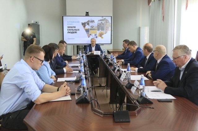 Состоялся круглый стол «Послание губернатора 2023: точки роста алтайской промышленности».