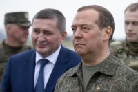 Дмитрий Медведев и Андрей Бочаров пообщались с военнослужащими.