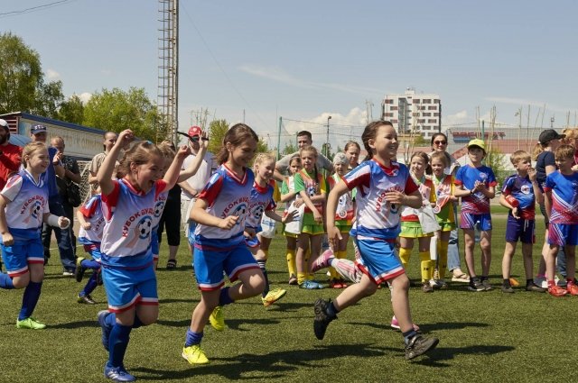 В этом году за звание лучших непрофессиональных футболистов Красноярска сражались 14 команд, 120 мальчишек и девчонок.