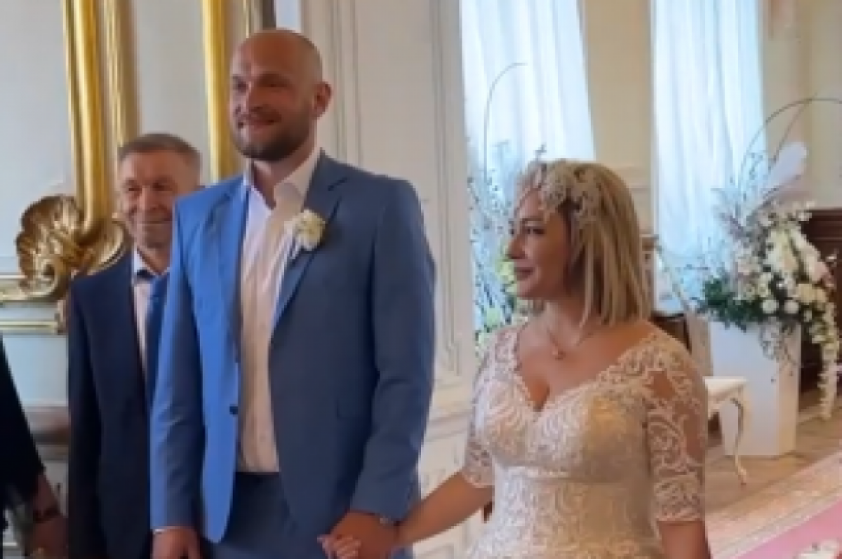 Певица Буланова вышла замуж в третий раз