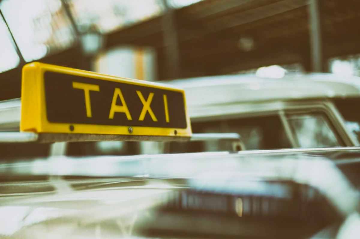 Таксисты-физлица с 1 сентября не смогут работать свыше 12 часов в сутки