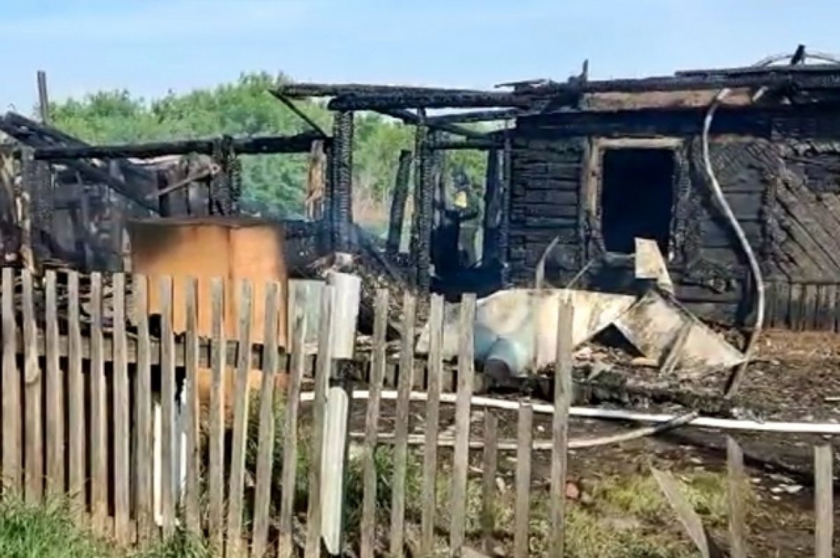 При пожаре в Алтайском крае погибли двое детей