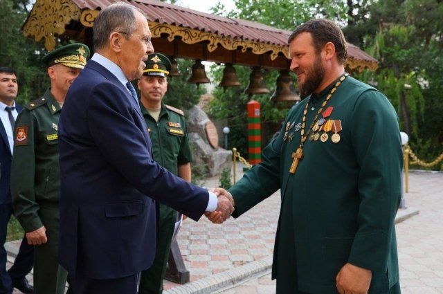 Сергей Лавров во время посещения 201-й российской военной базы, Душанбе, Таджикистан, 5 июня 2023 года.