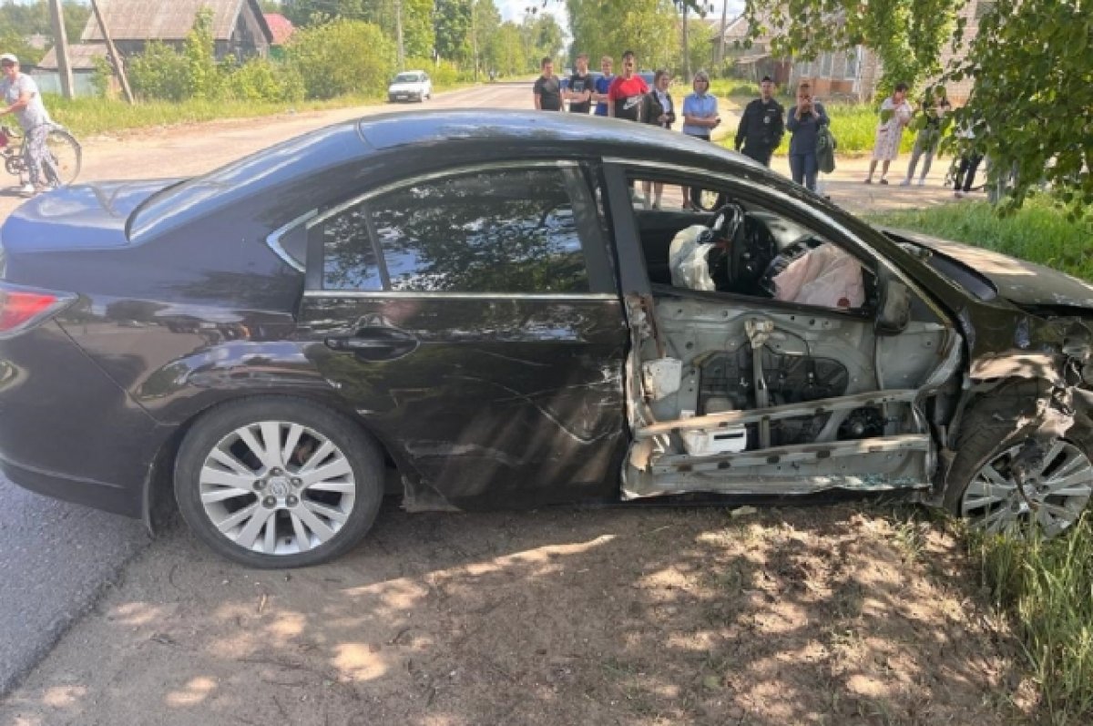 В Смоленской области пьяный водитель на иномарке сбил троих детей