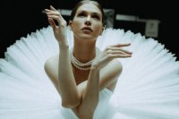 Анита Пудикова в образе светлой стороны балета.