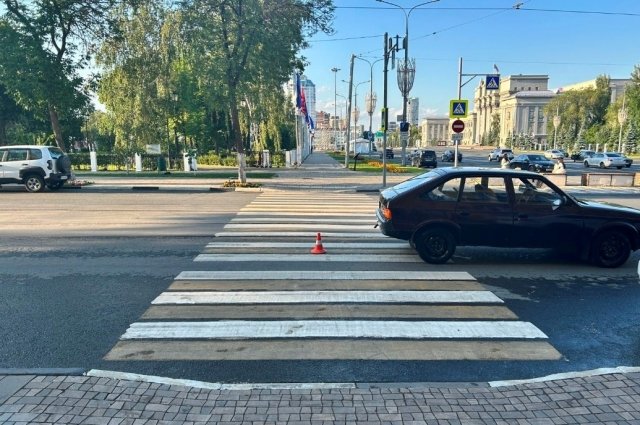 Водитель мерседеса сбил двух женщин и скрылся