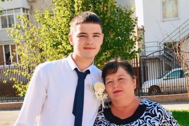 Из-за смерти Олега у матери случился инфаркт.