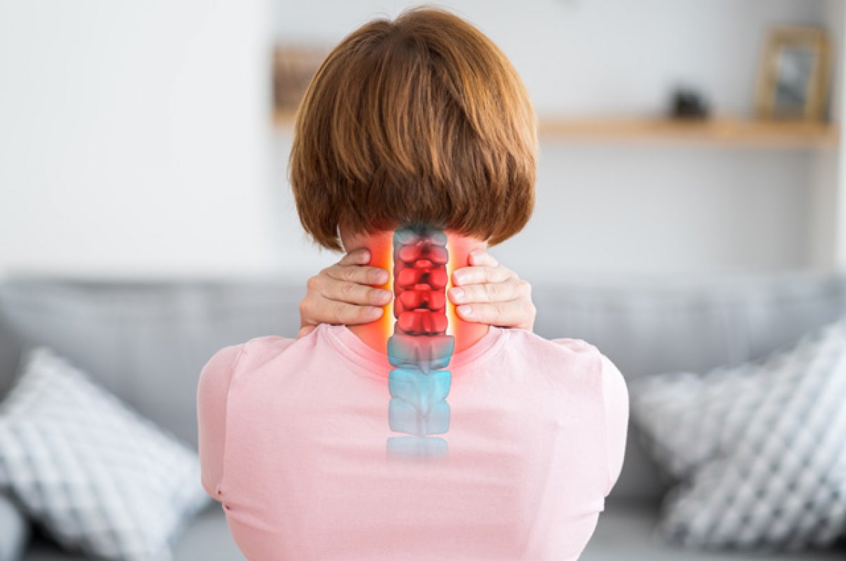 Удар в спину. Почему возникает остеохондроз и как его лечить