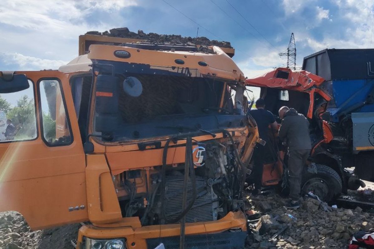 Под Хабаровском водитель Honda разбилась насмерть в ДТП с двумя грузовиками  | АиФ Хабаровск