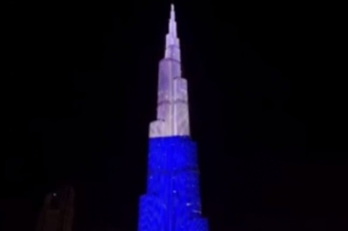 Бурдж халифа в цветах флага. Небоскрёб Бурдж-Халифа в Дубае. Бурдж-Халифа Дата. Башня Бурдж Халифа в Дубае с флагом России. Небоскреб Бурдж-Халифа в Дубае 12 июня.
