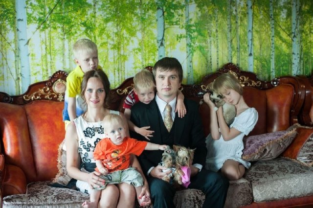 Александр Соболев с семьёй.
