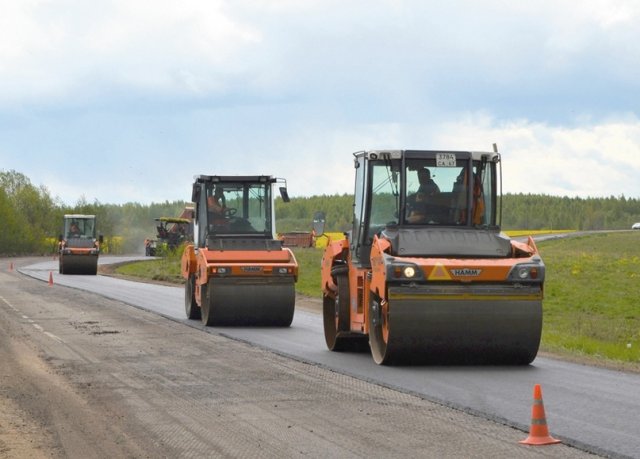 В Смоленске и районах области идёт ремонт дорог.