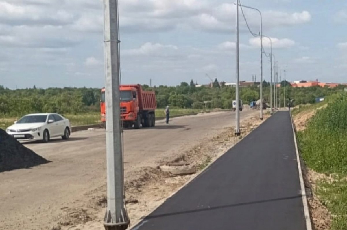 В Брянске продолжают строить проезды к школе № 72