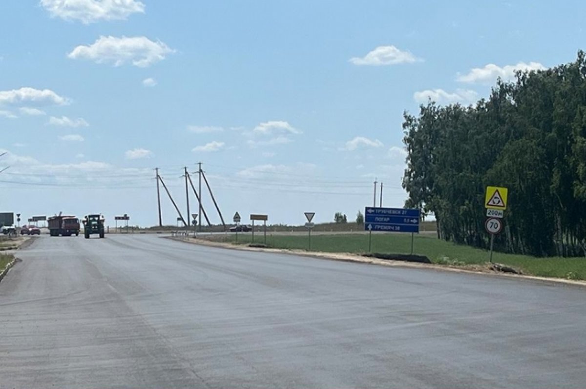 В Брянской области завершают ремонт дороги-дублера федеральной трассы А-240