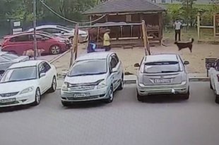 Следователи устанавливают пострадавшего ребёнка.