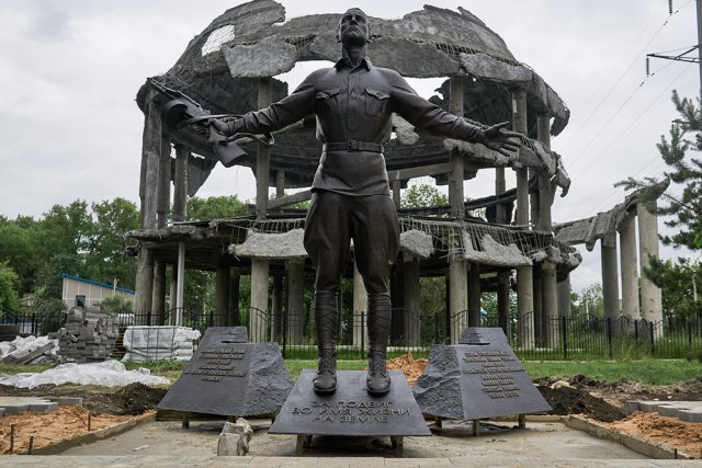 В Воронеже установили памятник героям Красной Армии
