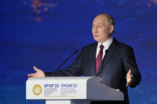 Владимир Путин на ПМЭФ-2023. 
