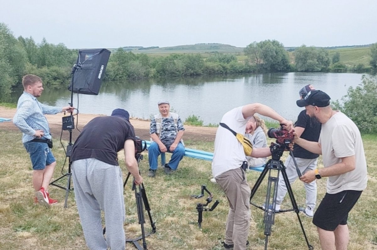 В Абдулино группа федерального телеканала снимает документальный фильм |  Люди | ОБЩЕСТВО | АиФ Оренбург