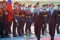 В аэропорту «Внуково-2» алжирского президента Абдельмаджида Теббуна неслучайно встречали под звуки военного оркестра. Алжир — один из ведущих в мире покупателей российского оружия.
