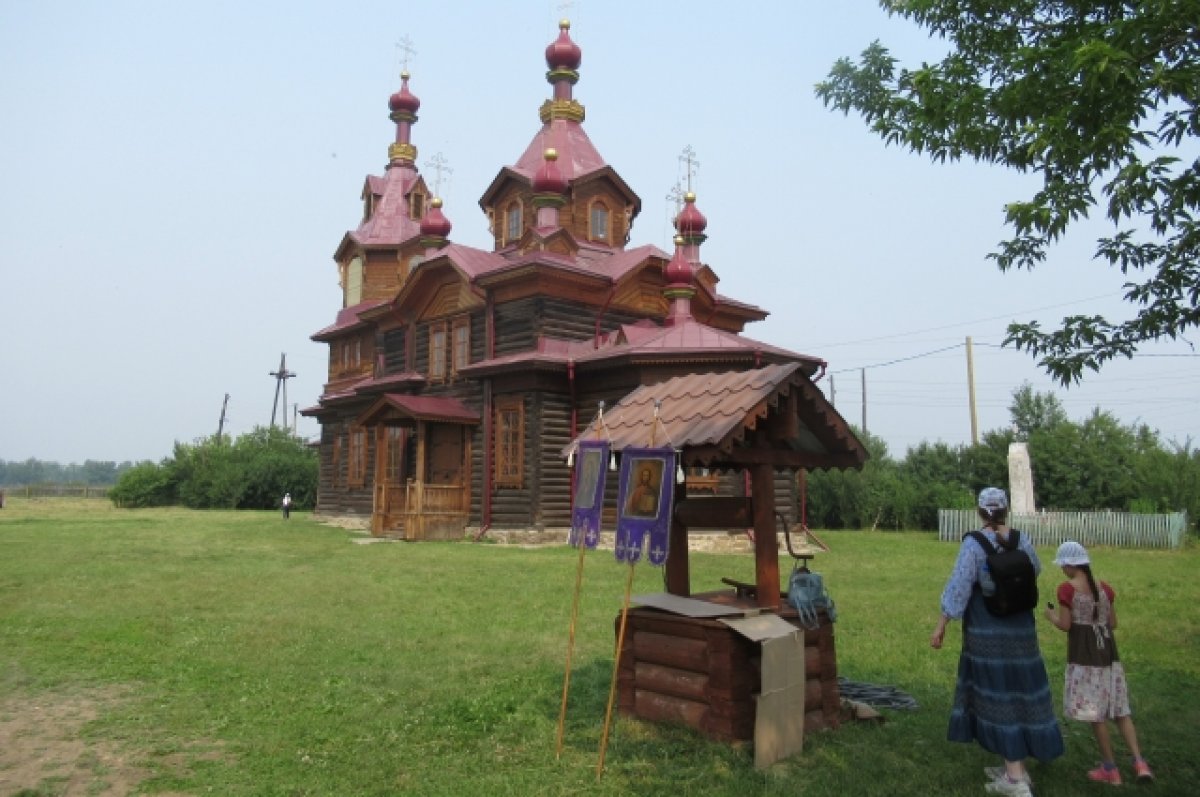 Акманай деревянная часовня часовая