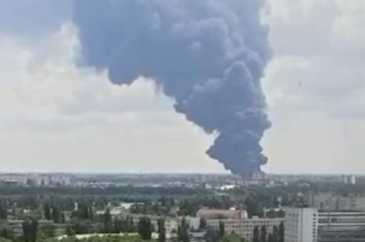 При пожаре в Воронежской области разгерметизировался резервуар с топливом