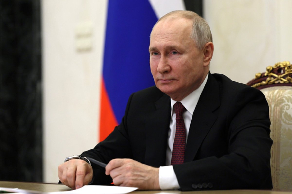 Путин повысил предельный возраст службы по контракту до 70 лет