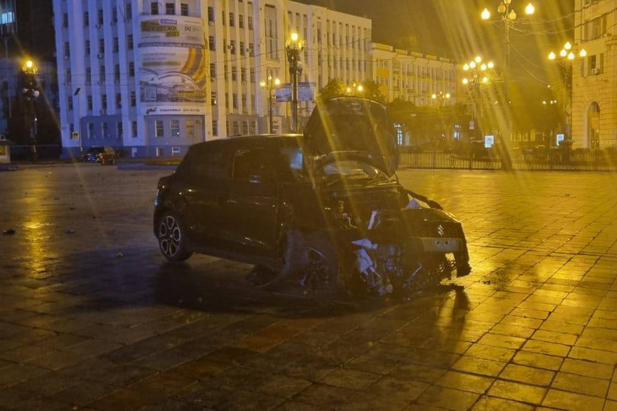 В Хабаровске 20-летний водитель Suzuki разбился в ДТП на площади Ленина |  АиФ Хабаровск