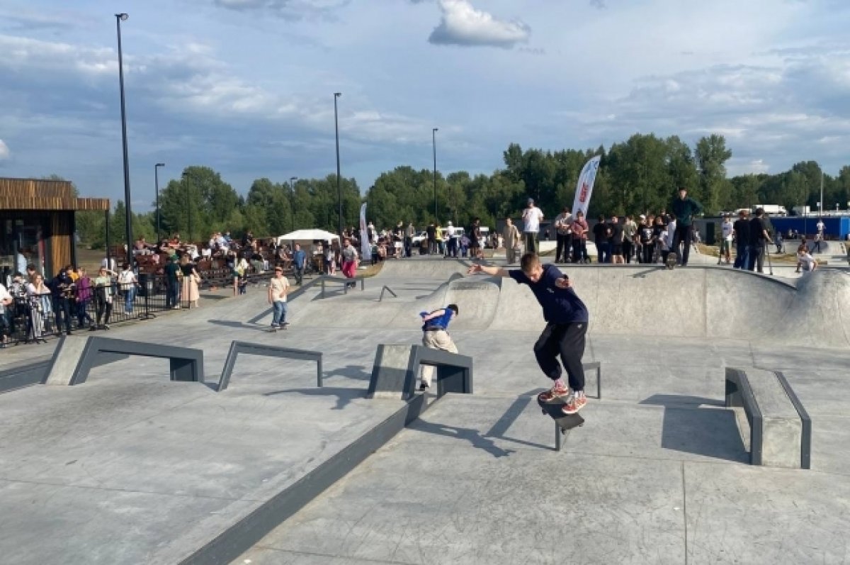 Экстрим новосибирск. Скейт парк Арена Новосибирск. Кашкадан скейт парк. Скейт парк Сибирь Арена. Скейтпарк в Новосибирске.