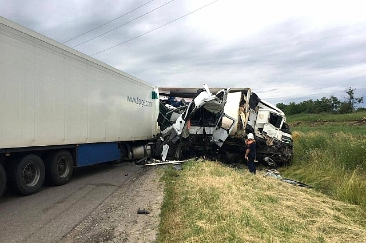 На Дону в массовом ДТП с грузовиками погиб 44-летний водитель фургона «ГАЗ»