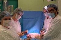 Операцию проводили одновременно две хирургические бригады.