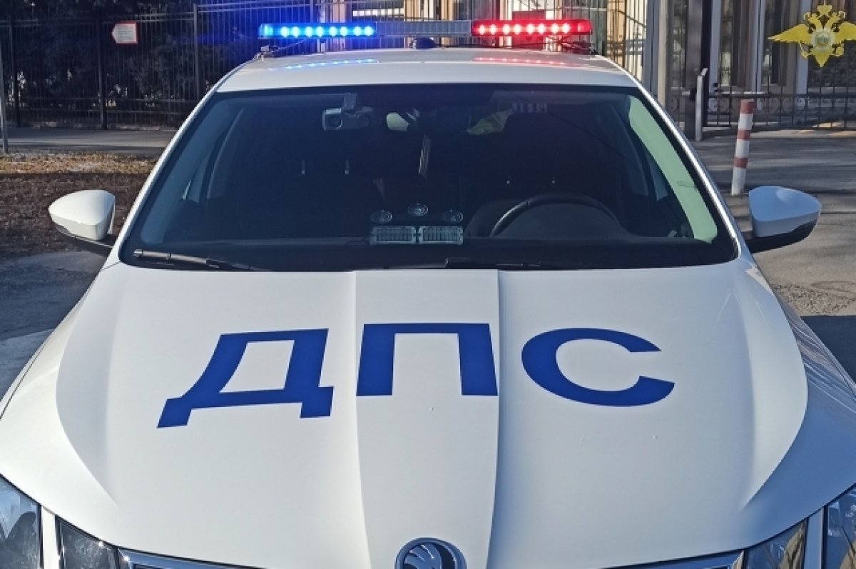 На трассе «Лена» в Якутии опрокинулся грузовик с дизельным топливом