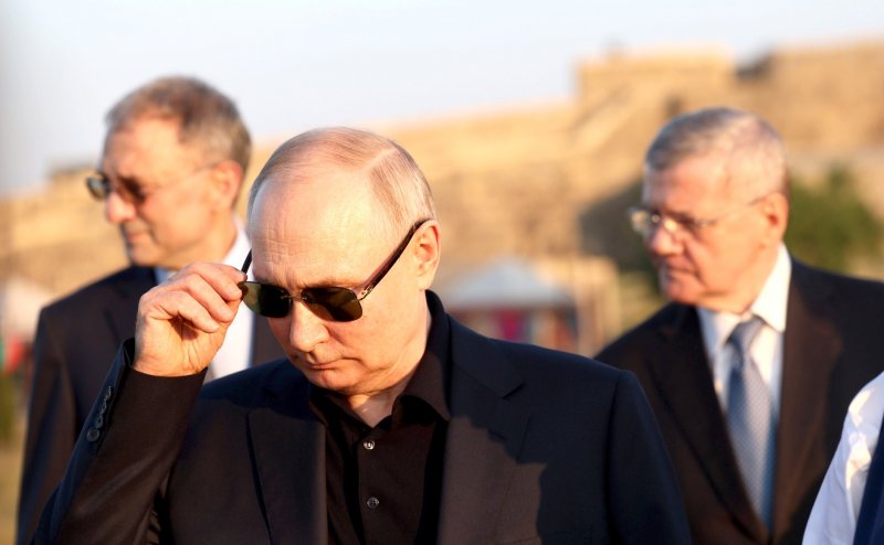 Владимир Путин прогулялся по цитадели.